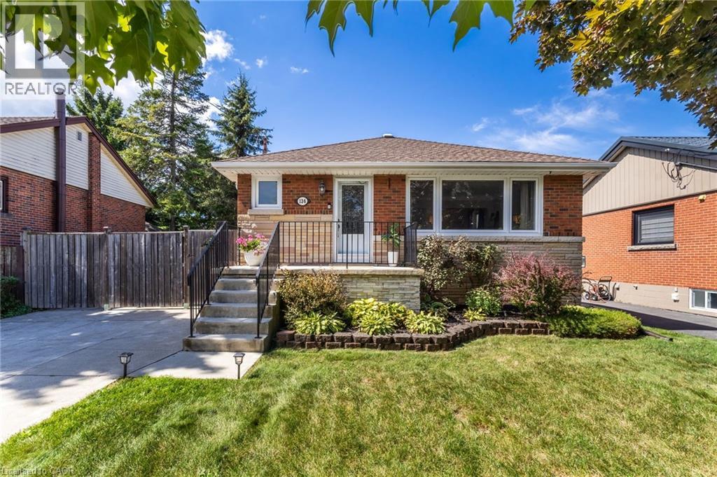 136 W 24th St, Hamilton, ON L9C 4W4