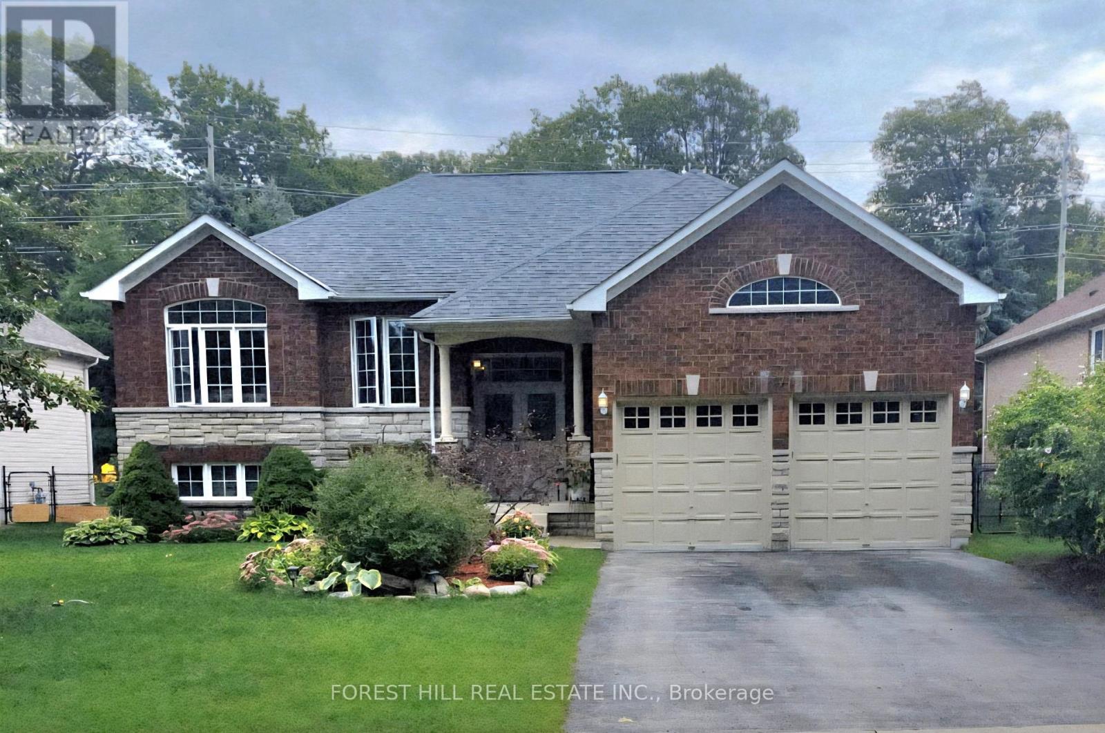 7 Tamarack Way, Wasaga Beach, ON L9Z 3B4
