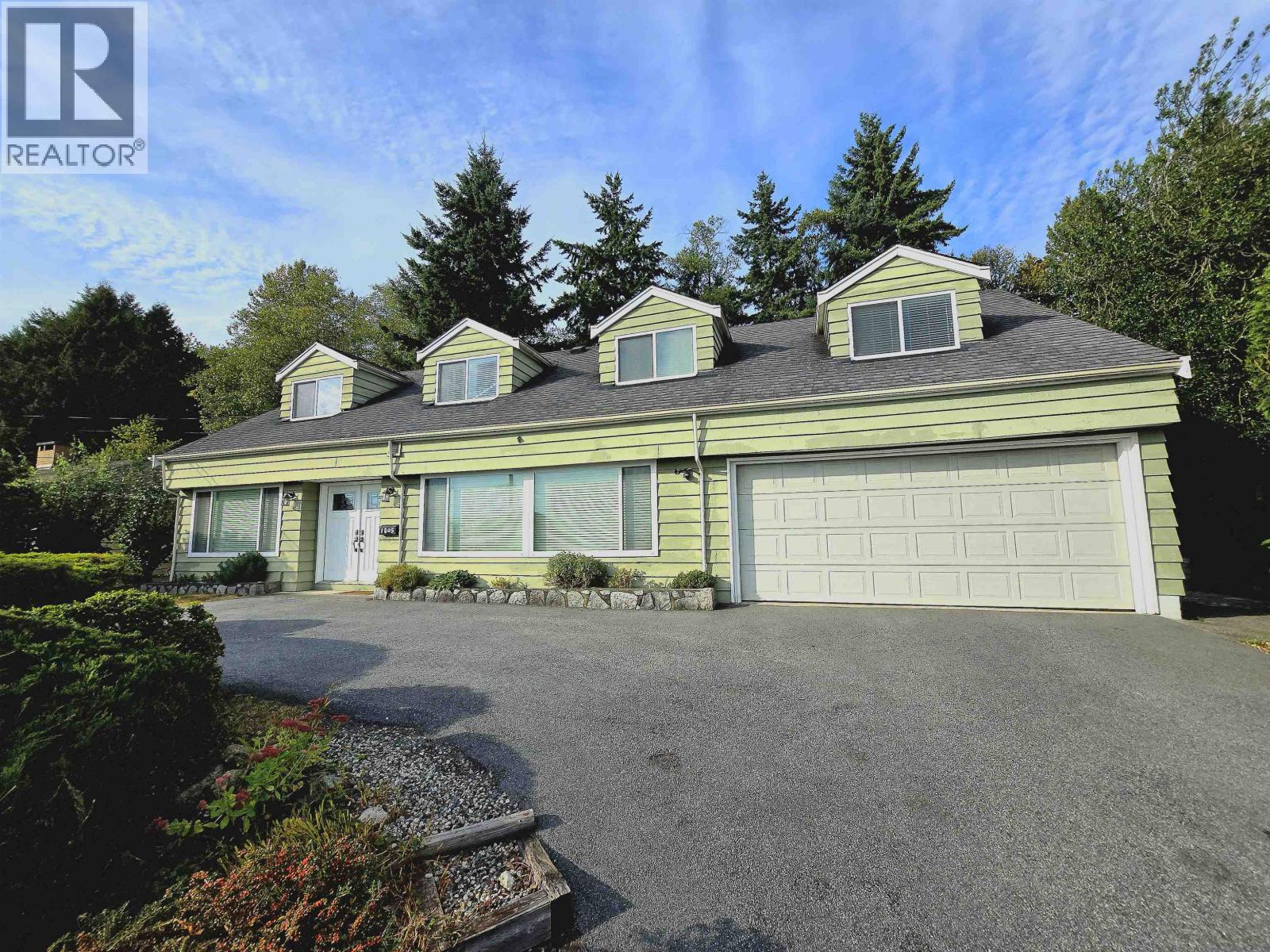 1805 Rosebery Ave, West Vancouver, BC V7V 2Z5