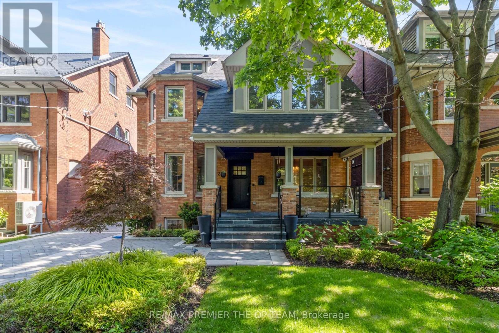37 St Andrews Gdns, Toronto, ON M4W 2C9