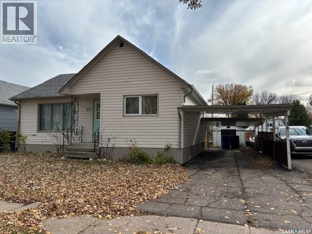 211 Canora Ave, Canora, SK S0A 0L0