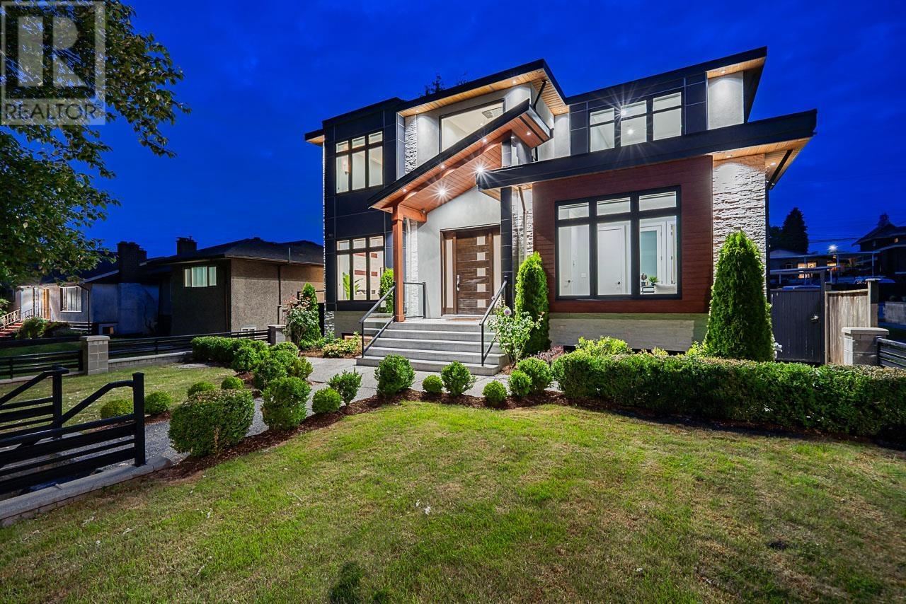 8433 10th Avenue, Burnaby, BC V3N 2S7