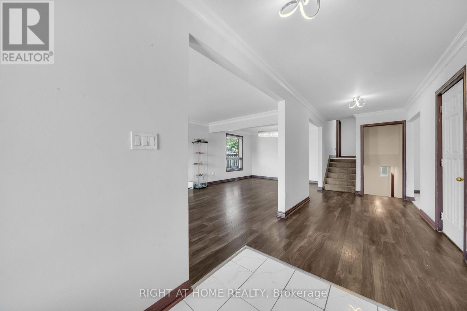7651 Swan St, Niagara Falls, ON L2H 2R1