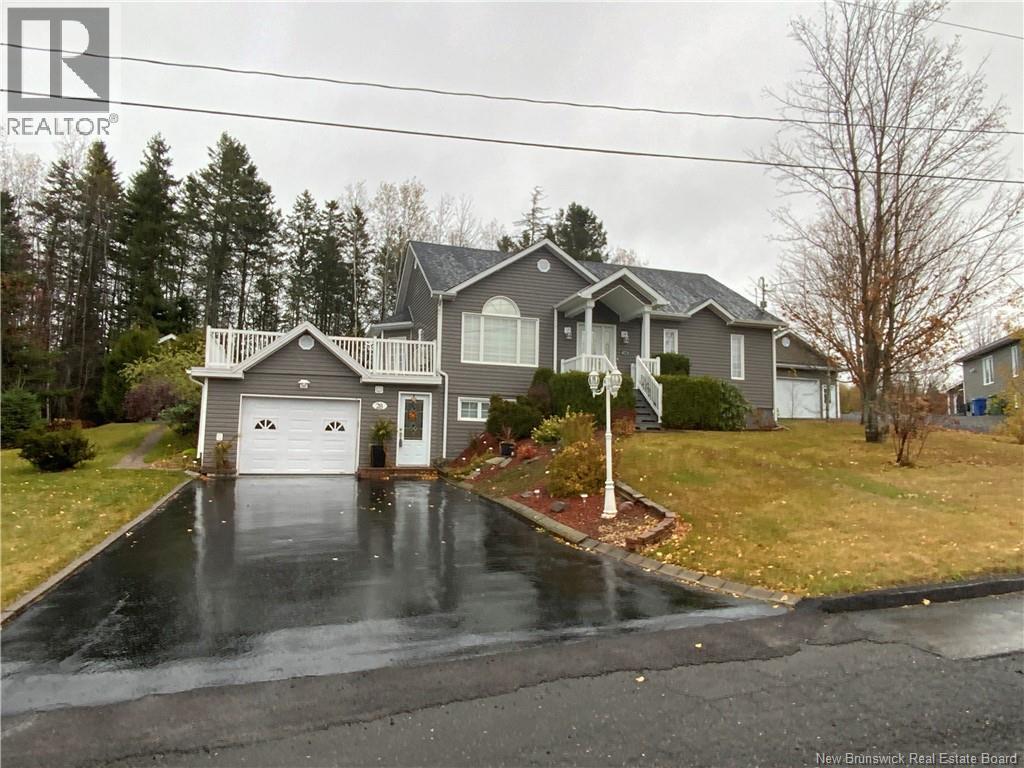 28 Des Trembles St, Edmundston, NB E7B 2Y2