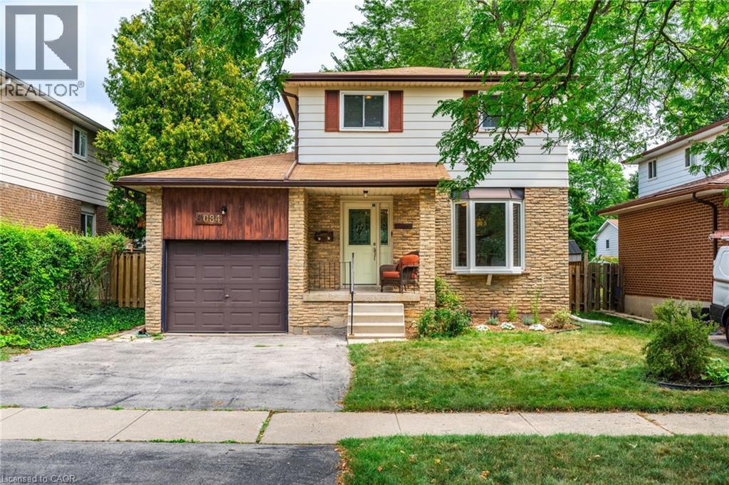 3084 Parkgate Cres, Burlington, ON L7M 1C7