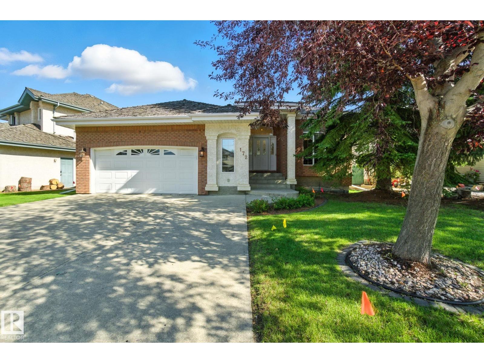 172 Blackburn W SW, Edmonton, AB T6W 1B6