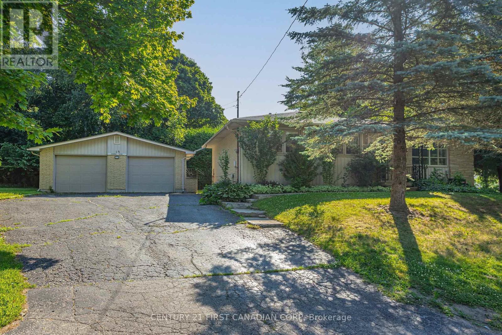 15 Ranson Dr, London, ON N6G 1V7