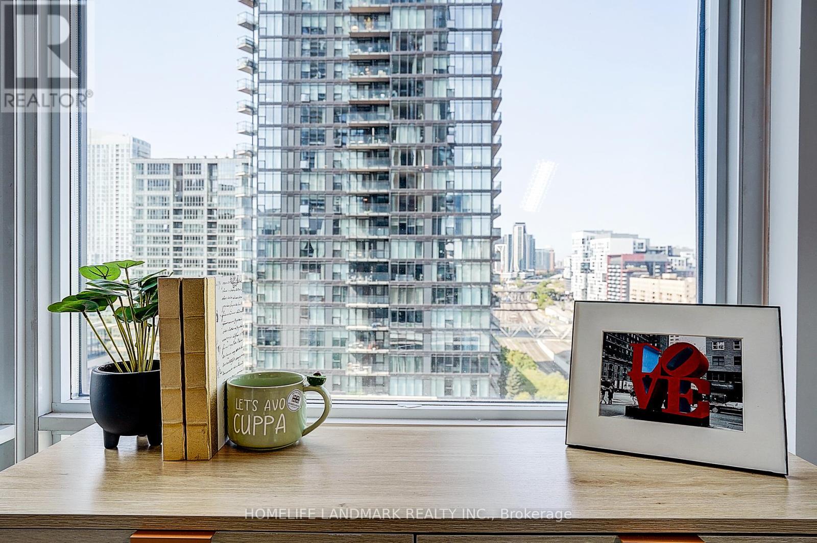 1612 25 Telegram Mews, Toronto, ON M5V 3Z1
