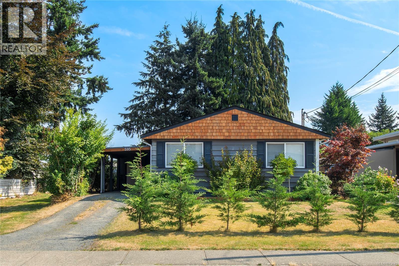 595 Cedar St, Campbell River, BC V9W 2V7
