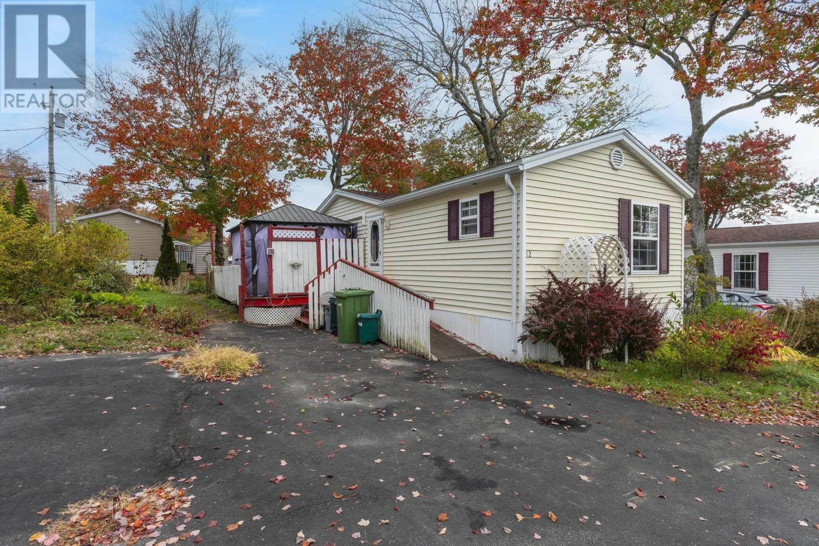 12 Eighth St, Lucasville, NS B4B 1R4