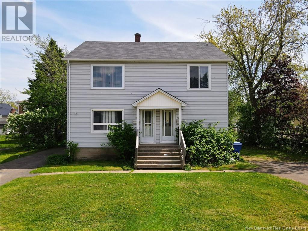 31-33 Edmond St, Moncton, NB E1A 3K5