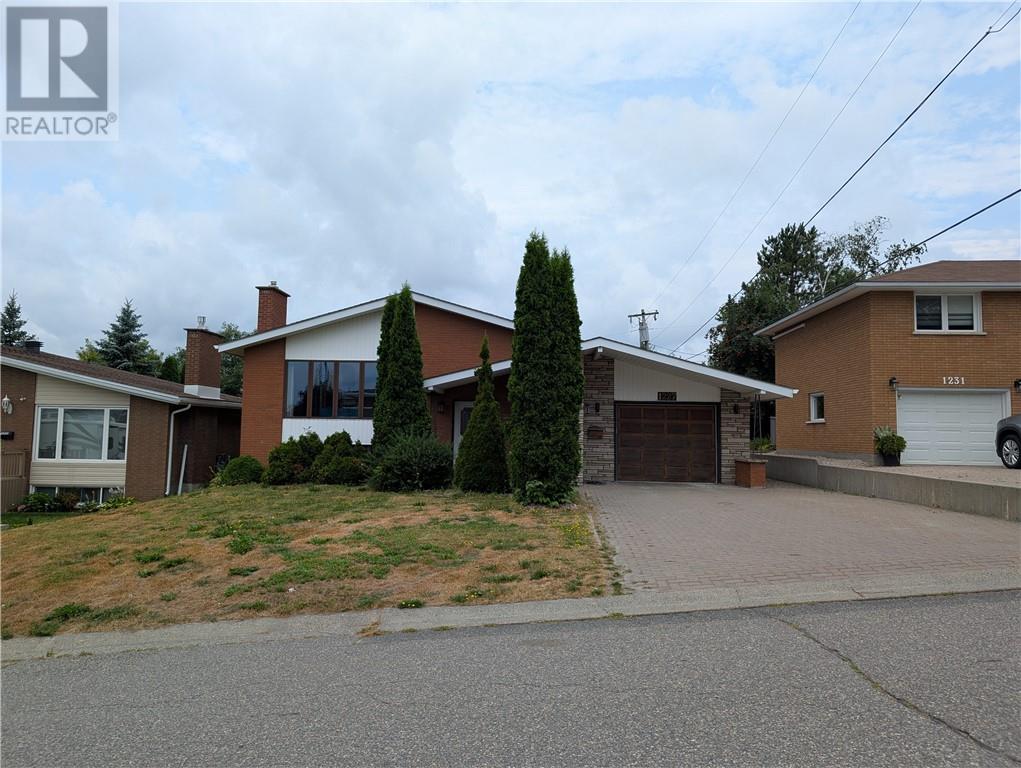 1227 Cardinal, Sudbury, ON P3A 3C2