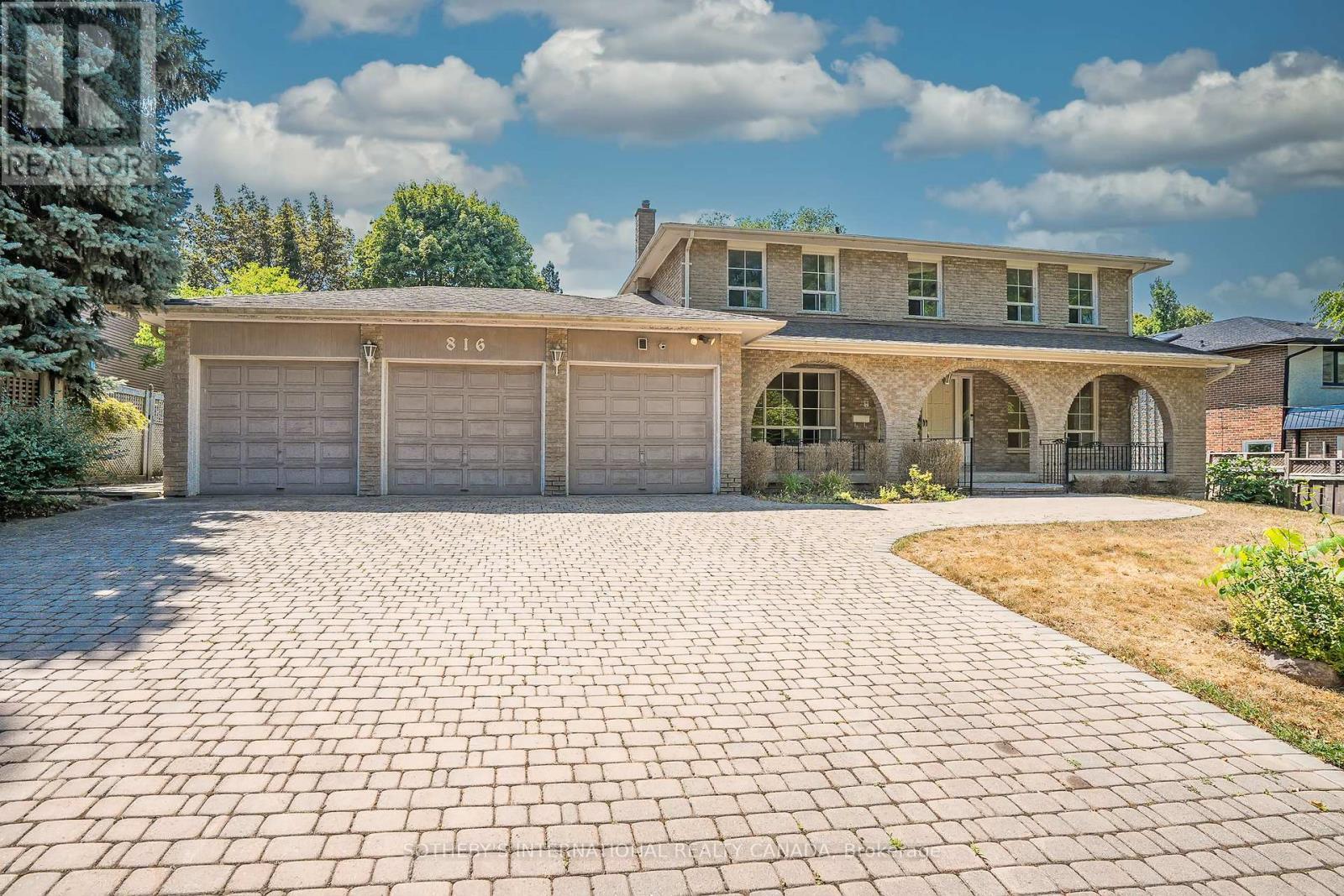 816 Bexhill Rd, Mississauga, ON L5J 4E5