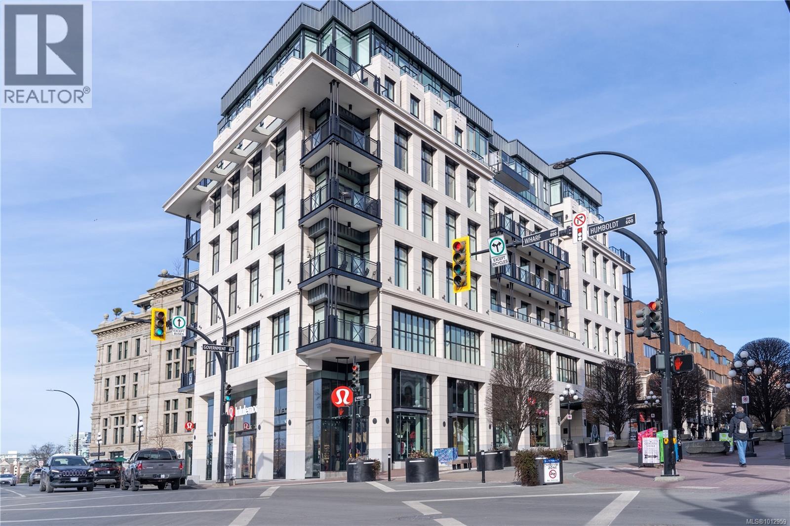 888 Government St Unit 302 St, Victoria, BC V8W 0G5