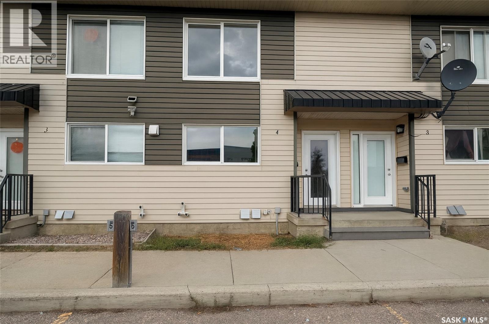 315 N Avenue S Unit 4, Saskatoon, SK S7M 2N2