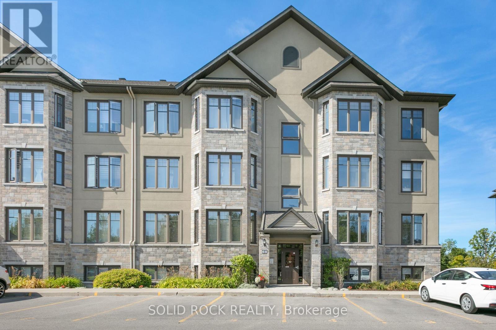 4 60 Prestige Cir, Ottawa, ON K4A 0Y1