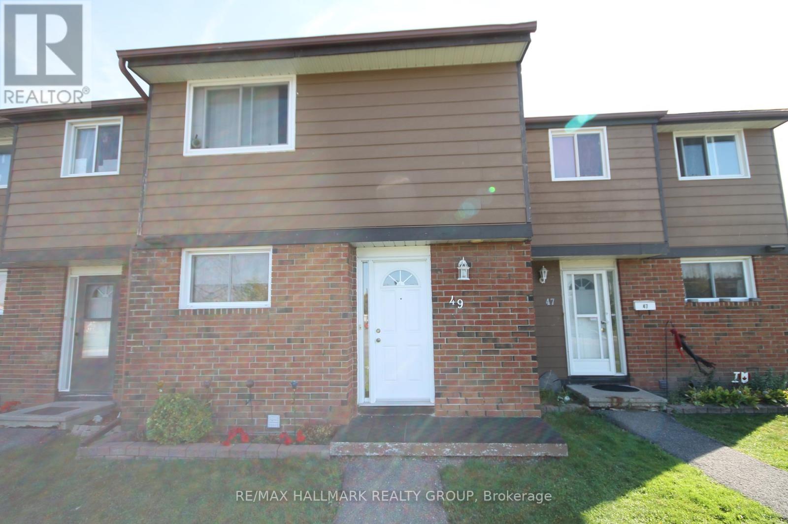 49 Bellman Dr, Ottawa, ON K2H 8S4
