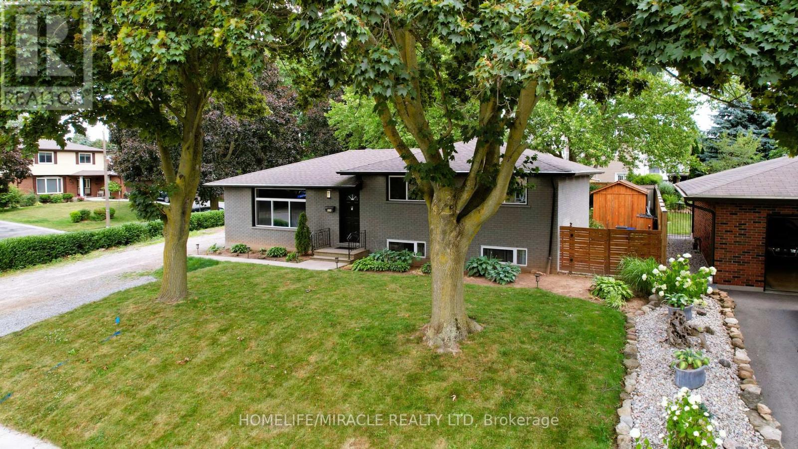 374 Book Rd, Grimsby, ON L3M 2M6