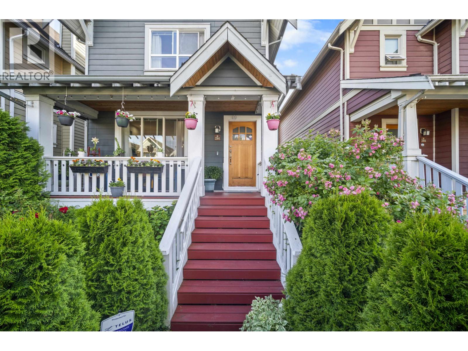 284 Furness St, New Westminster, BC V3M 0B4