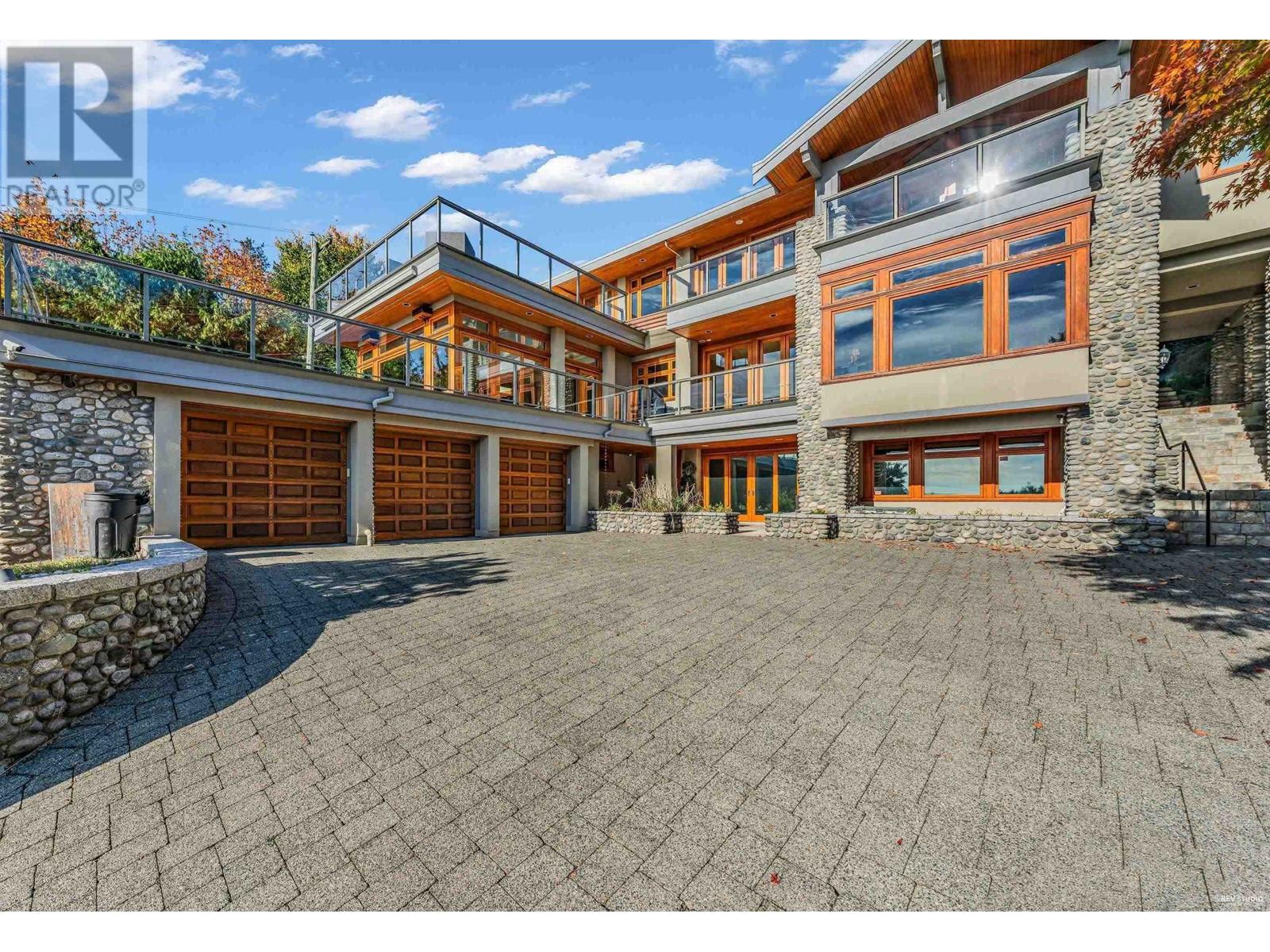 3285 Dickinson Cres, West Vancouver, BC V7V 2L4