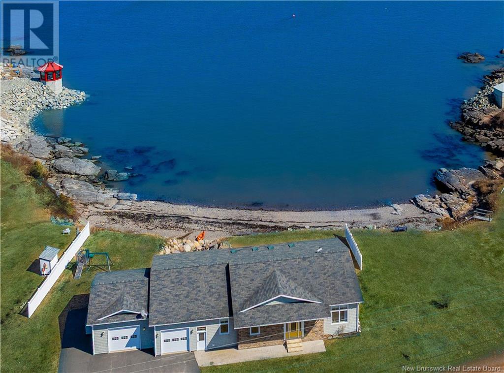 7 Long Beach Ln, Dipper Harbour, NB E5J 1X5