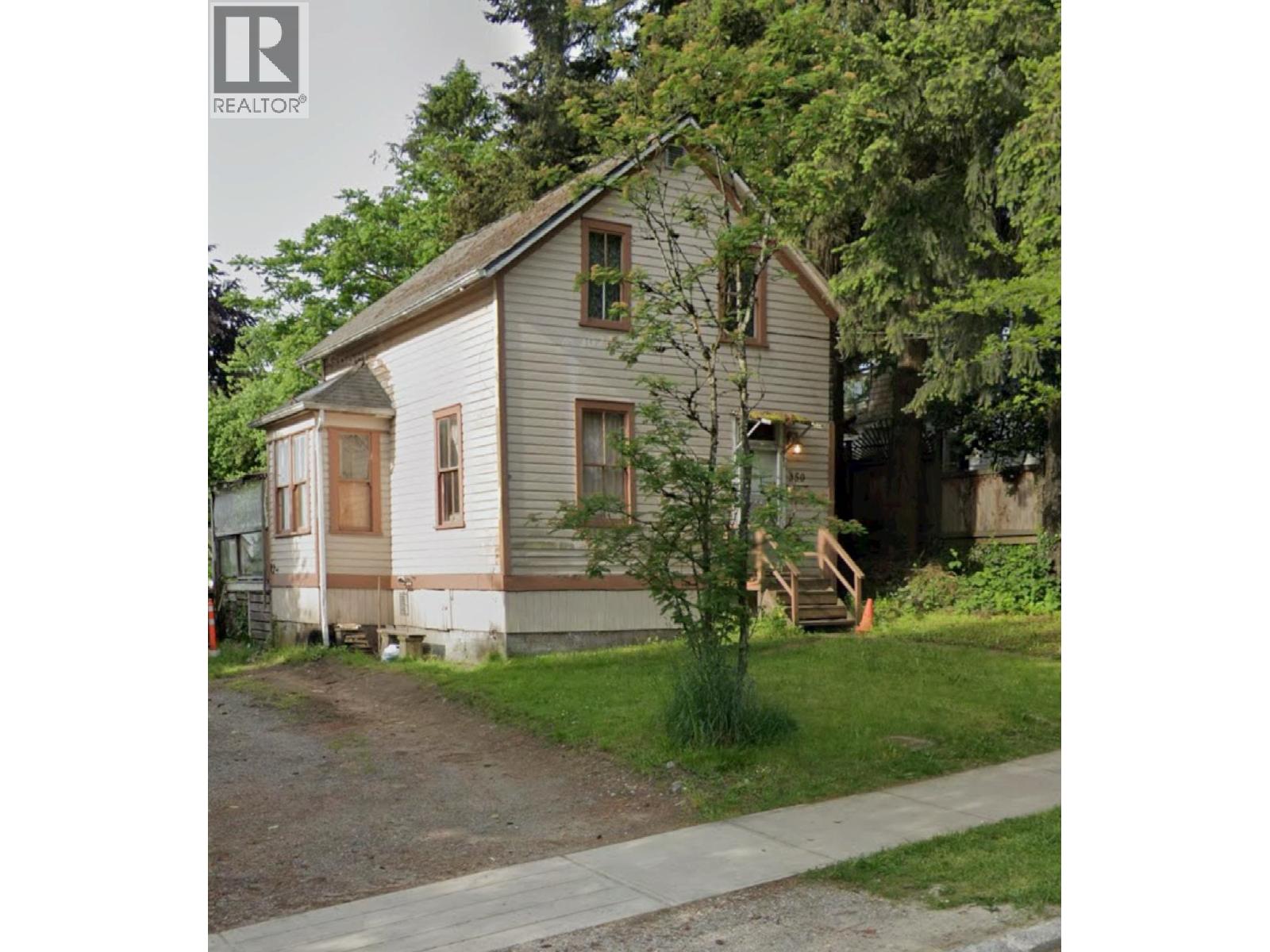 350 Keary St, New Westminster, BC V3L 3L3
