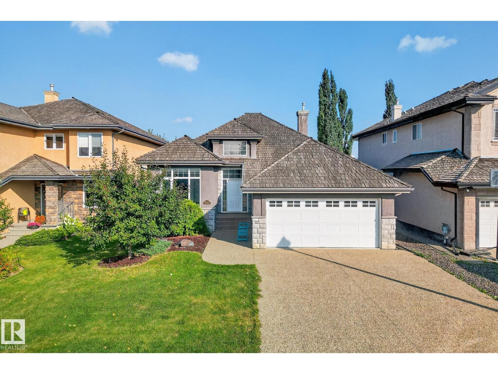 940 Haliburton Rd NW, Edmonton, AB T6R 2Z6