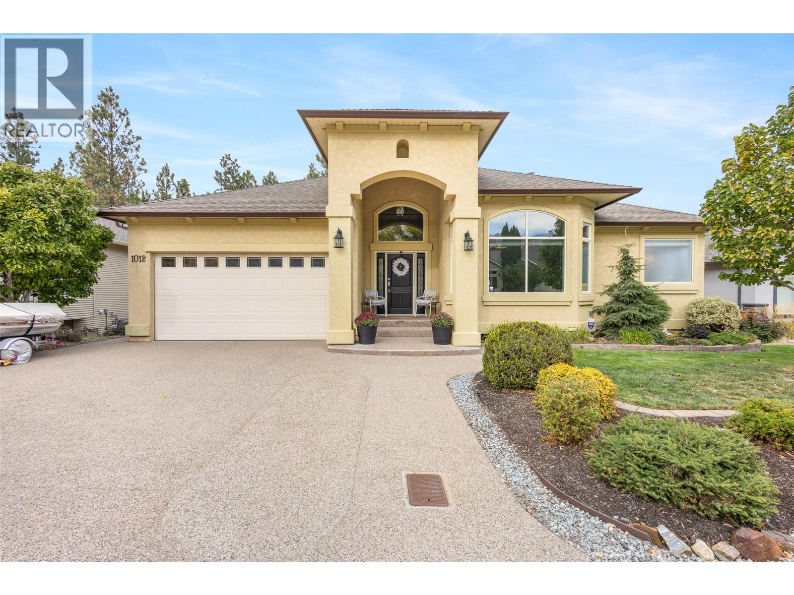 1012 Arbor View Dr, Kelowna, BC V1W 5A1