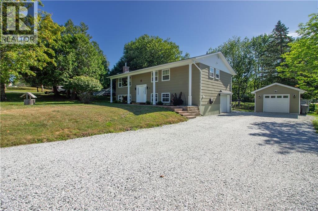 110 Nottingham Dr, Quispamsis, NB E2E 1G7