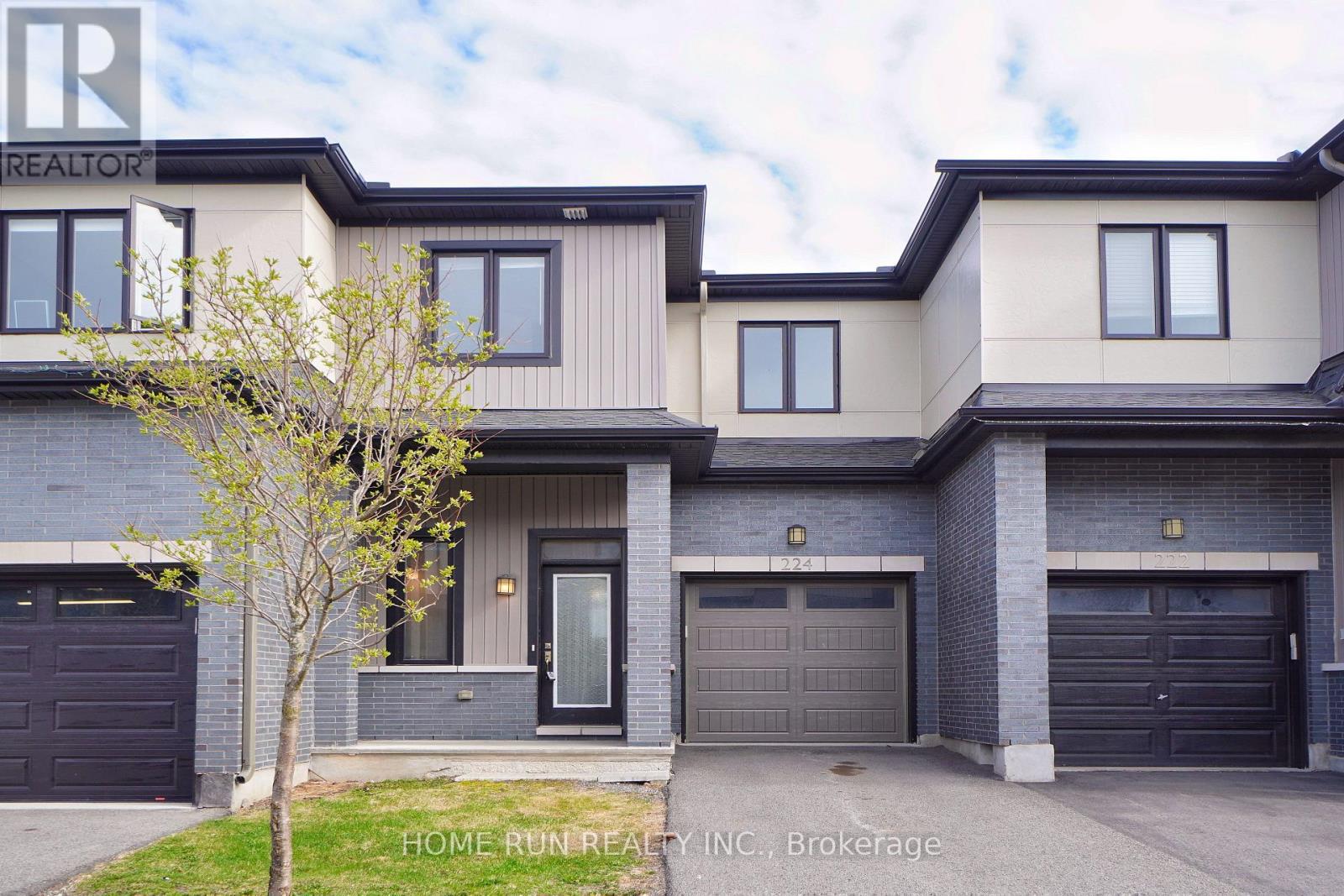 224 Don Brown Private, Ottawa, ON K2M 0M6