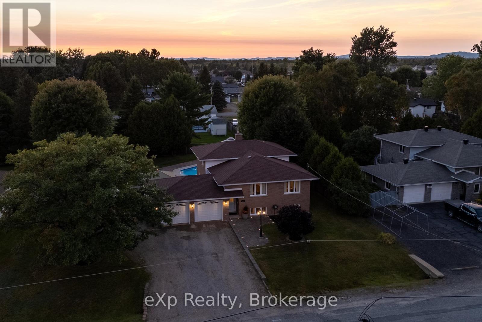 4145 Fernand Ave, Greater Sudbury Valley East, ON P3P 1A5