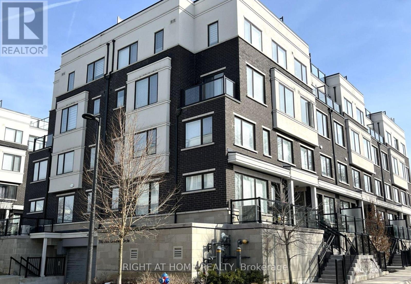 59 300 Alex Gardner Cir E, Aurora, ON L4G 3G5