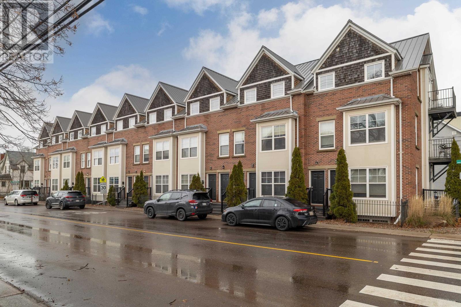 320 Queen St #b, Charlottetown, PE C1A 4C3