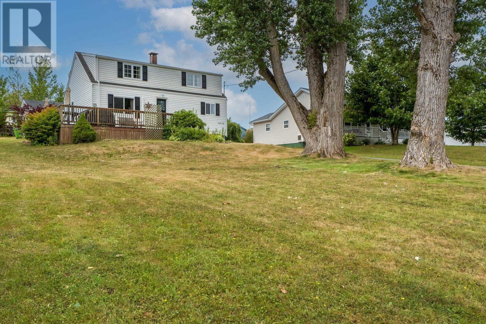 4450 Highway 1, West Hants, NS B0N 2T0