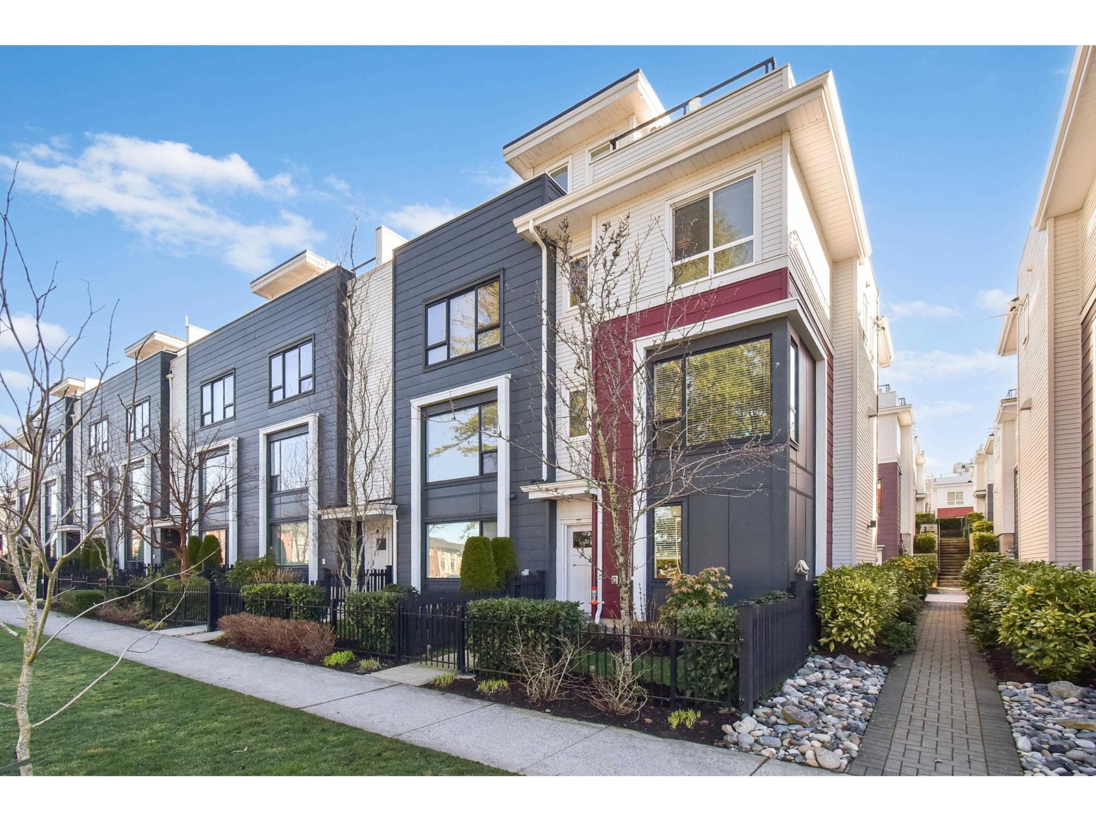 2280 163 Street Unit 163, Surrey, BC V3Z 0S4