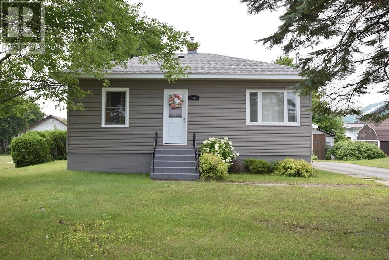 27 Queen Ave, Blind River, ON P0R 1B0