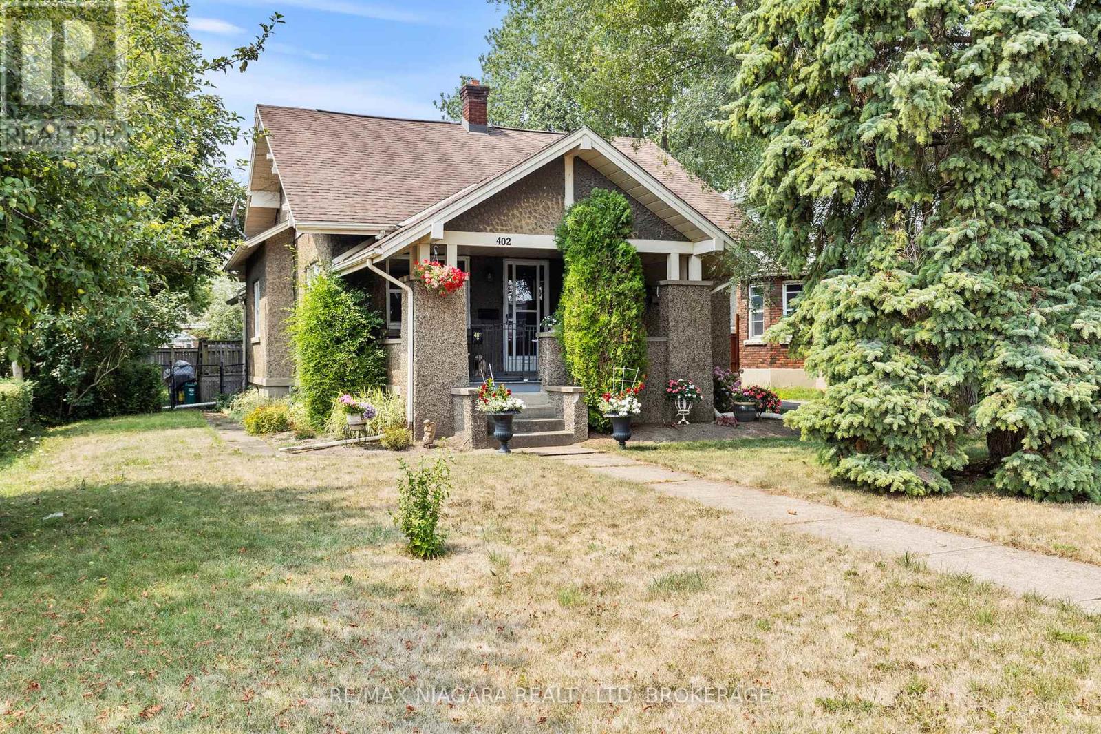 402 King St, Port Colborne, ON L3K 4H4