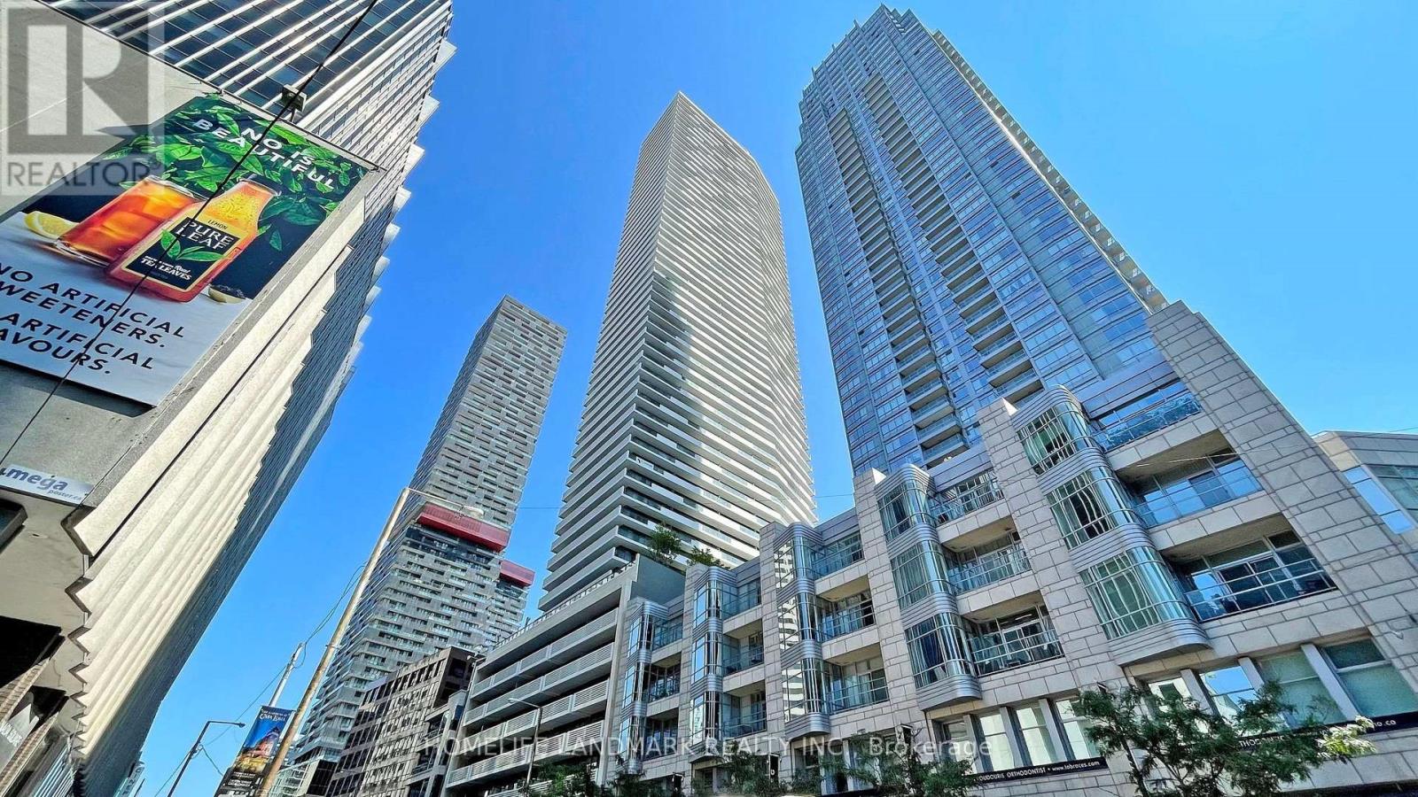 2304 2221 Yonge St, Toronto, ON M4S 0B8