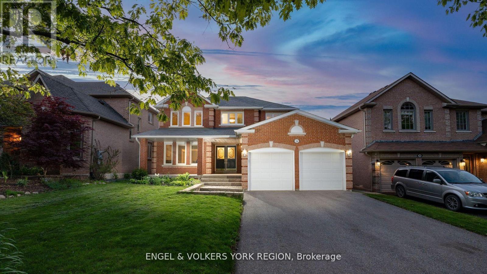 24 Timber Valley Ave, Richmond Hill, ON L4E 3S6