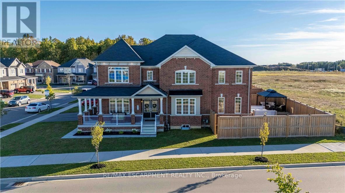 253 Kinsman Dr, Hamilton, ON L0R 1C0