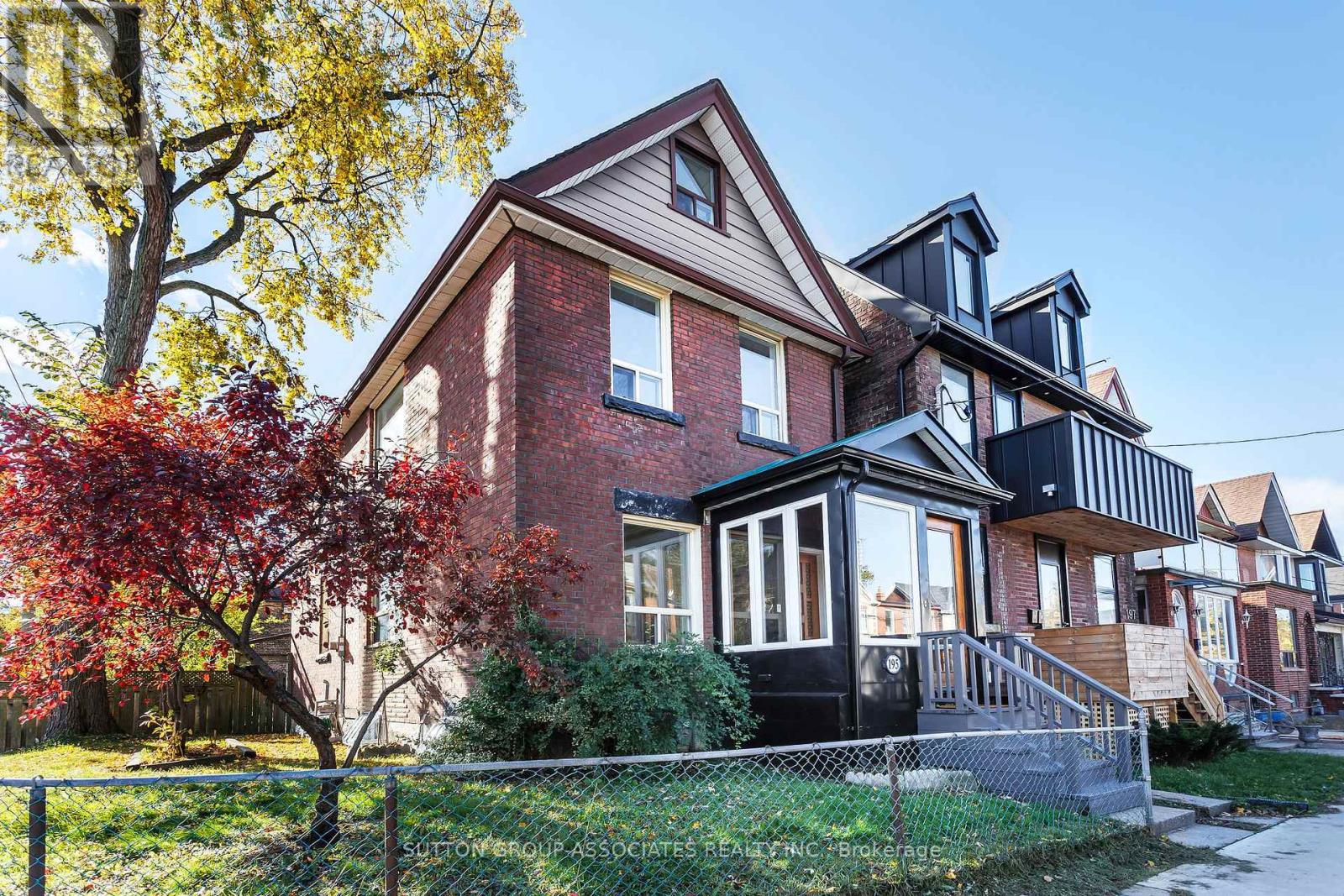 195 Hallam St, Toronto, ON M6H 1X6