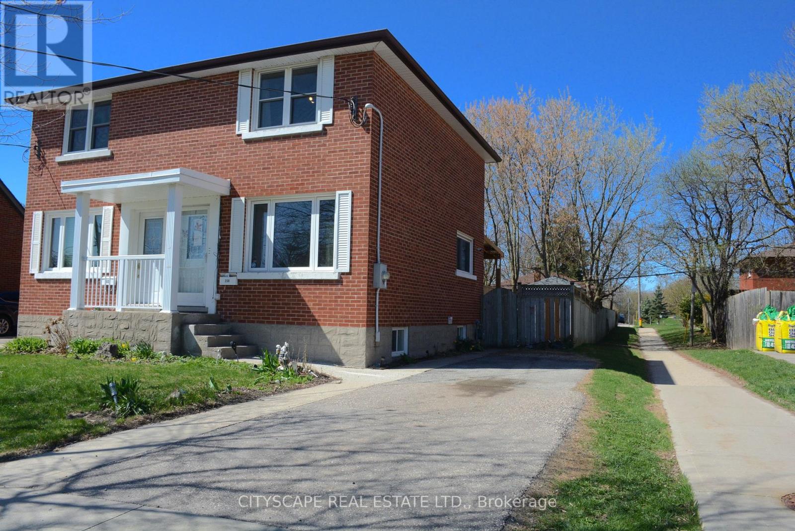 258 Lorne Ave, Kitchener, ON N2M 3Y8