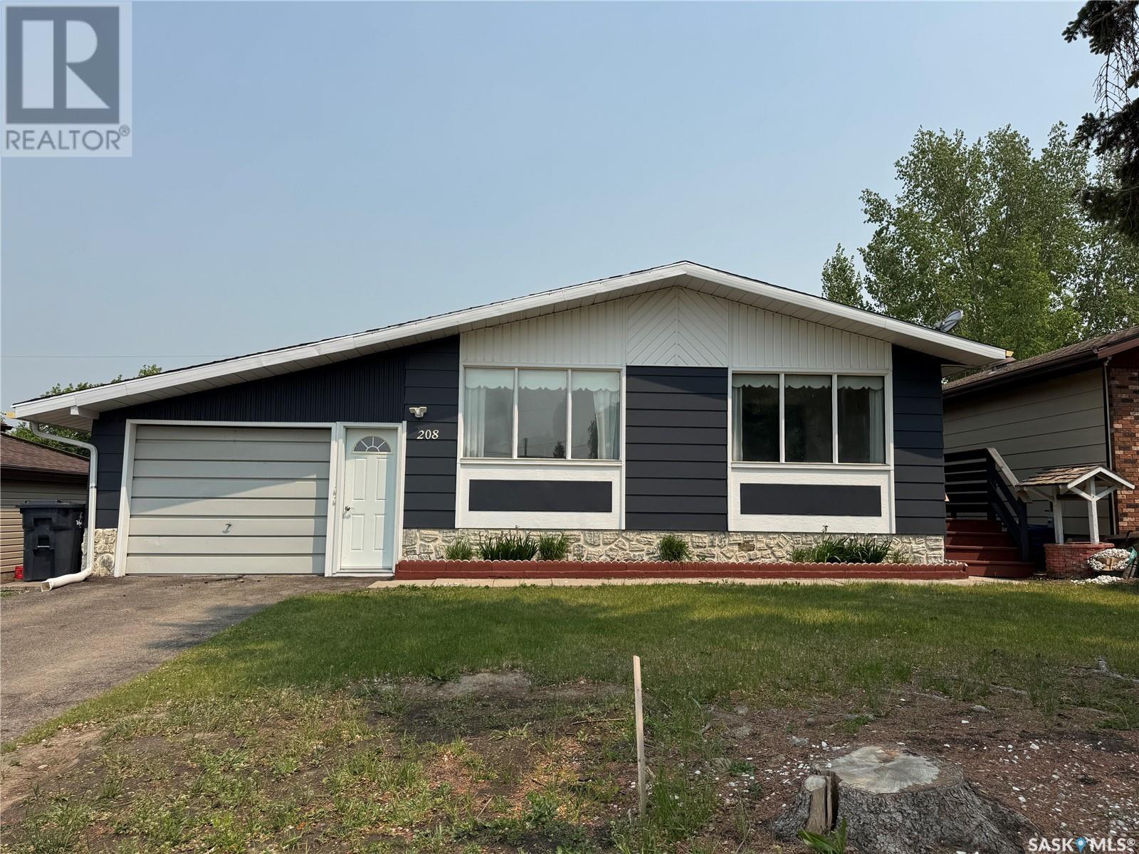 208 7 Street East, Wynyard, SK S0A 4T0