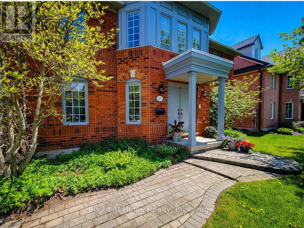 85 Meadowlands Blvd, Hamilton, ON L9K 1H8