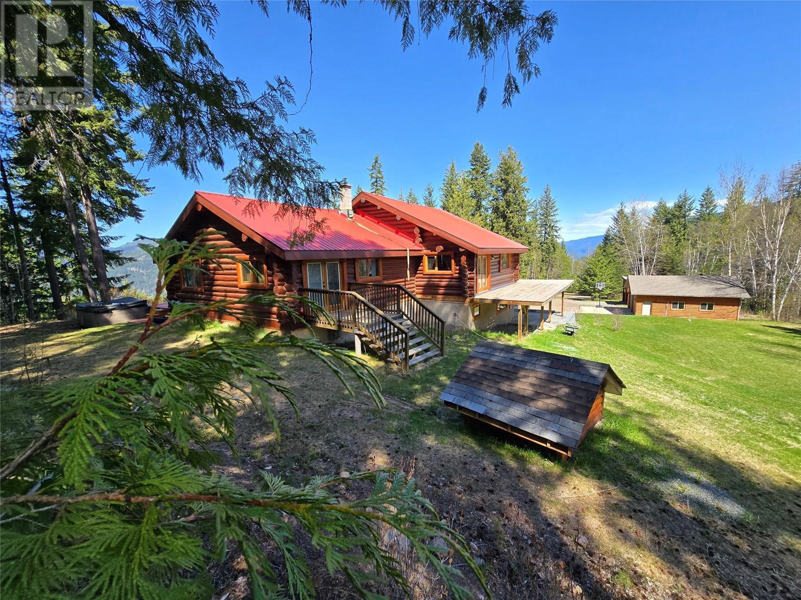 2358 Dunn Lake Rd, Clearwater, BC V0E 1N0