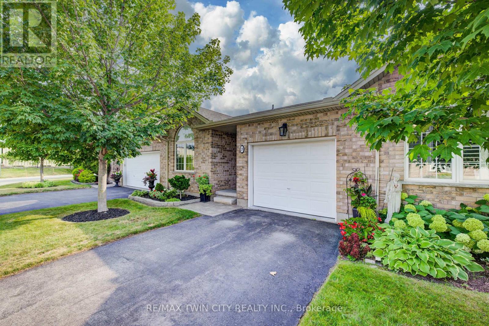 28 35 Green Gate Blvd, Cambridge, ON N1T 0A3