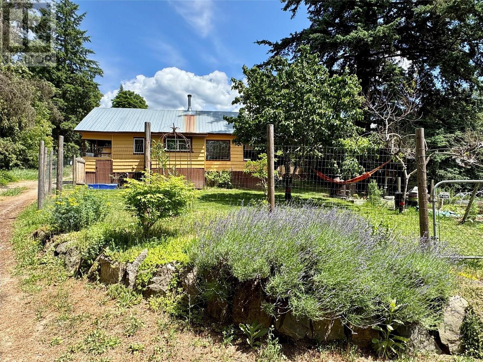 5128 Duck Creek Rd, Wynndel, BC V0B 2N0