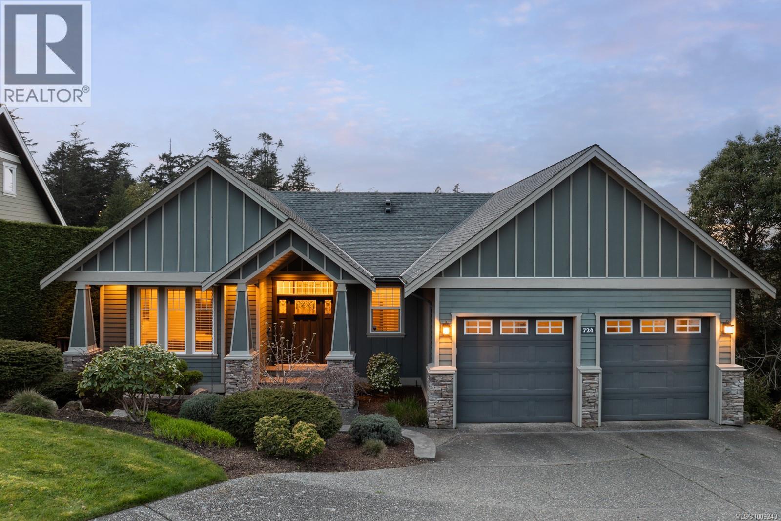 724 Bossi Pl, Saanich, BC V8Y 0A1