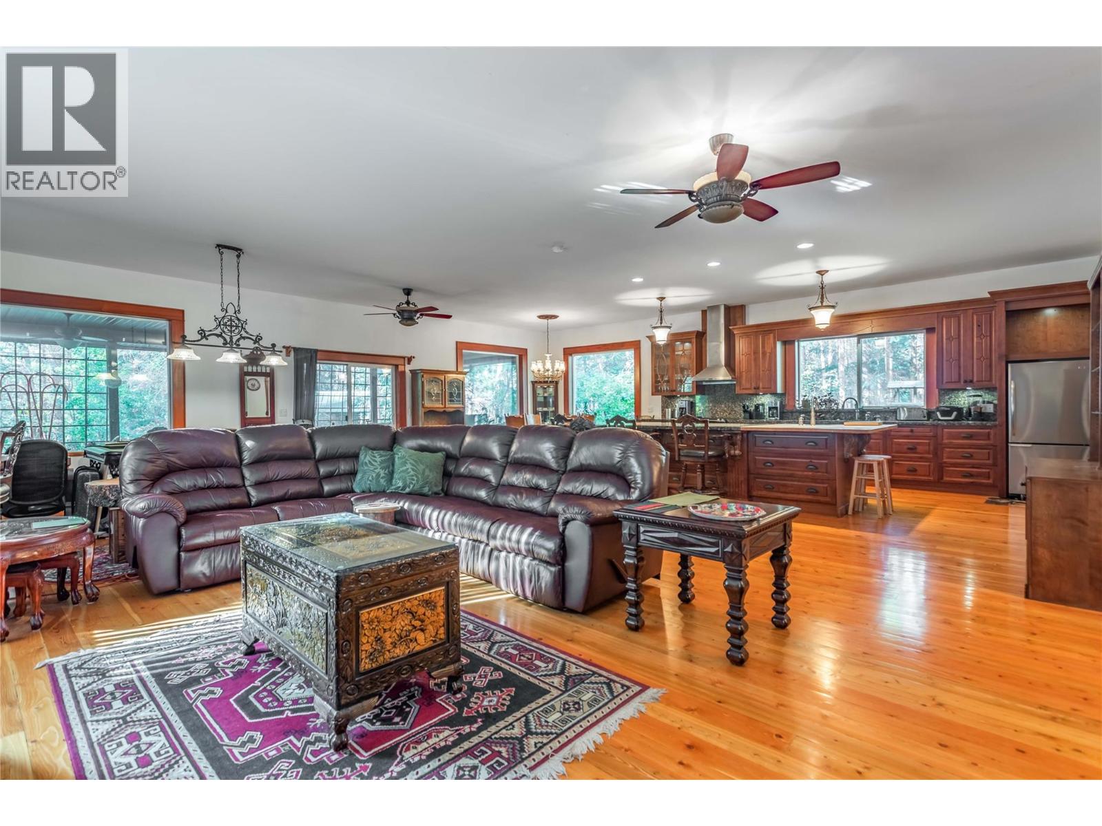 60 Pringle Rd, Carmi, BC V0H 1A0