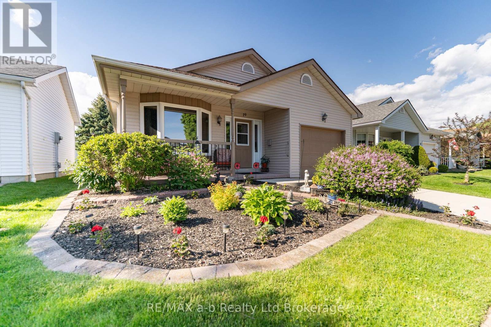 19 Brasher Dr, Tillsonburg, ON N4G 5T2